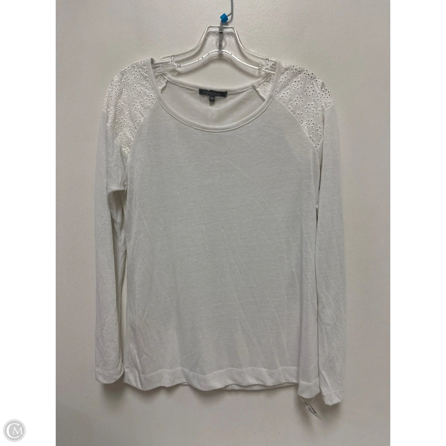 Top Long Sleeve By Retrology In White, Size: M