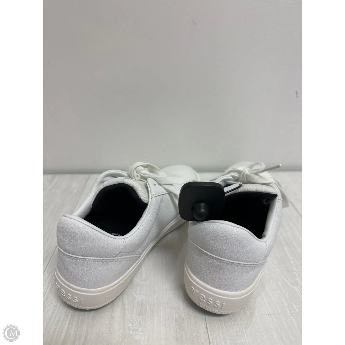 Shoes Sneakers By Cma In White, Size: 7