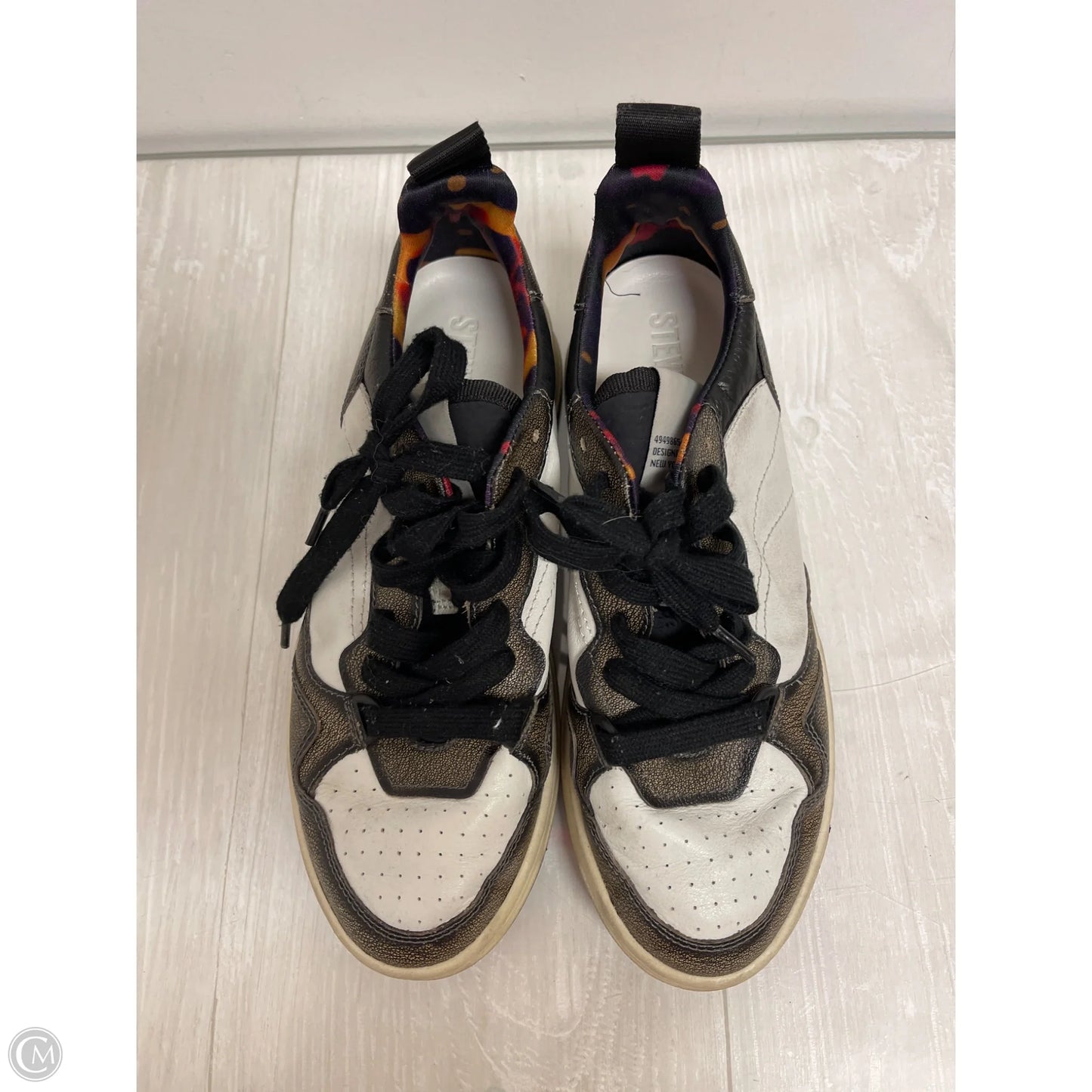 Shoes Sneakers By Steve Madden In Gold & White, Size: 7.5