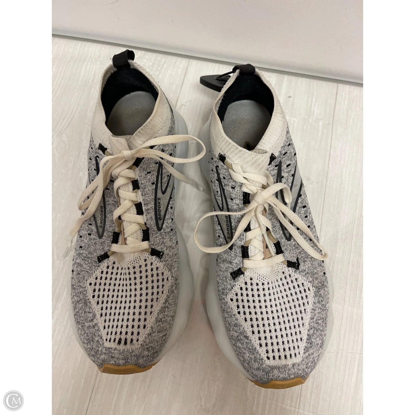 Shoes Athletic By Brooks In Grey, Size: 6.5