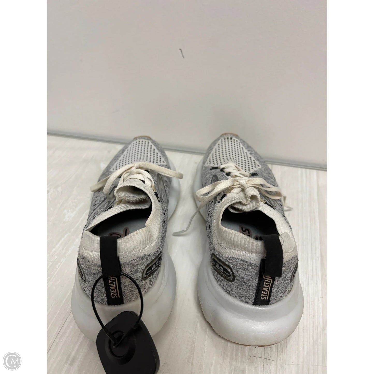 Shoes Athletic By Brooks In Grey, Size: 6.5