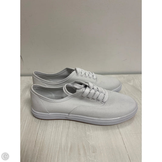 Shoes Sneakers By Universal Thread In White, Size: 7