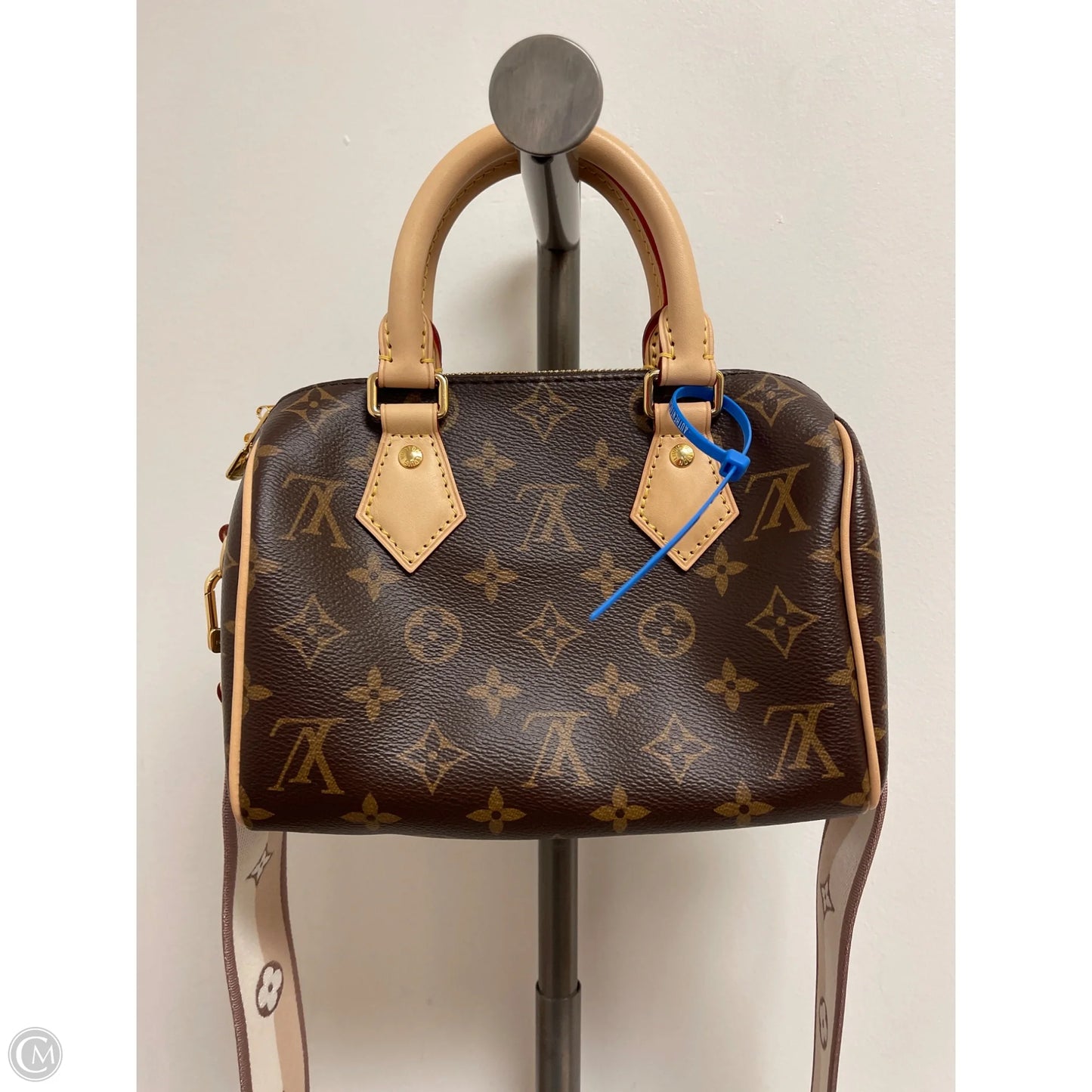 Handbag Luxury Designer By Louis Vuitton, Size: Small