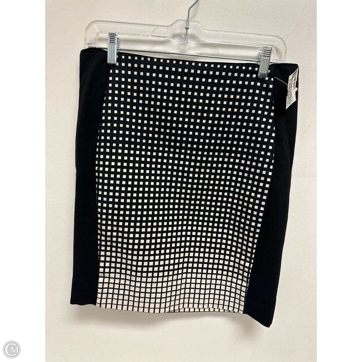 Skirt Mini & Short By White House Black Market In Black & White, Size: 4