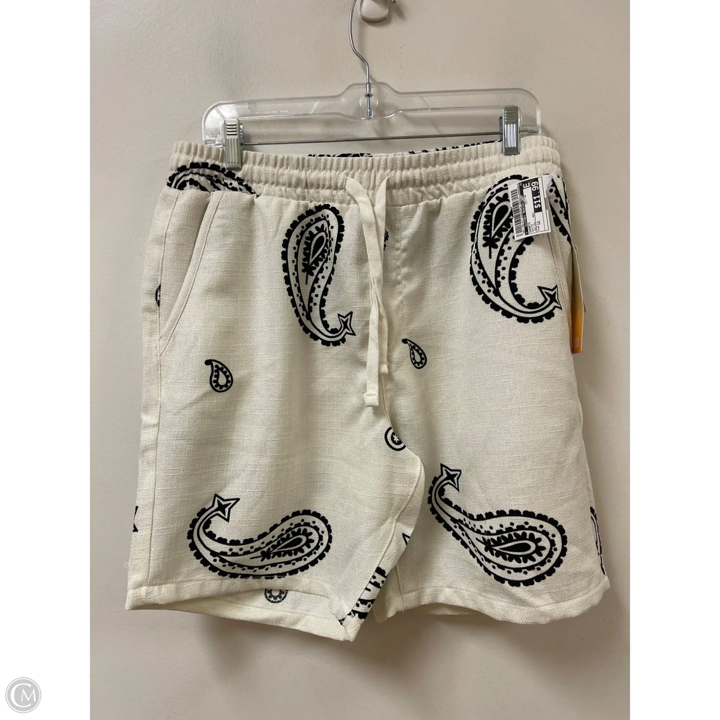 Shorts By Clothes Mentor In White, Size: 12
