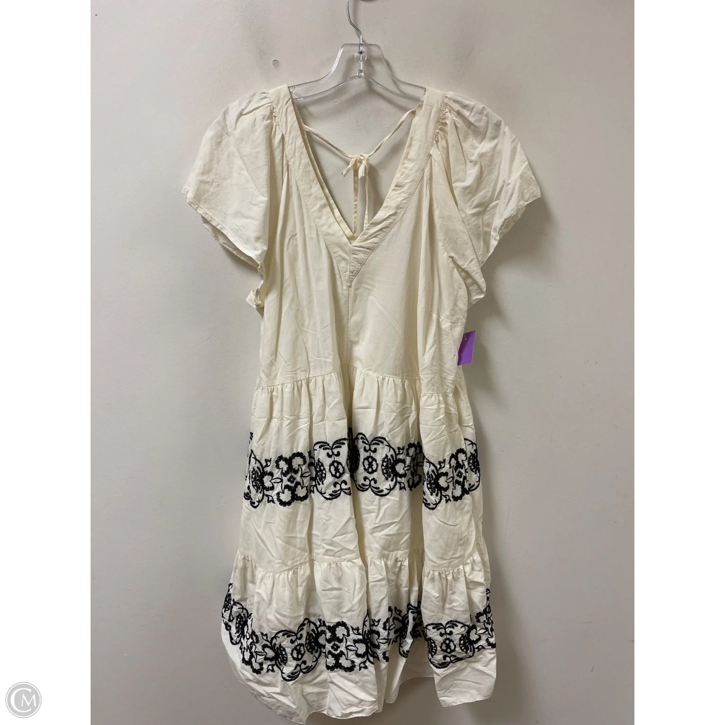 Dress Casual Short By Old Navy In White, Size: Xl