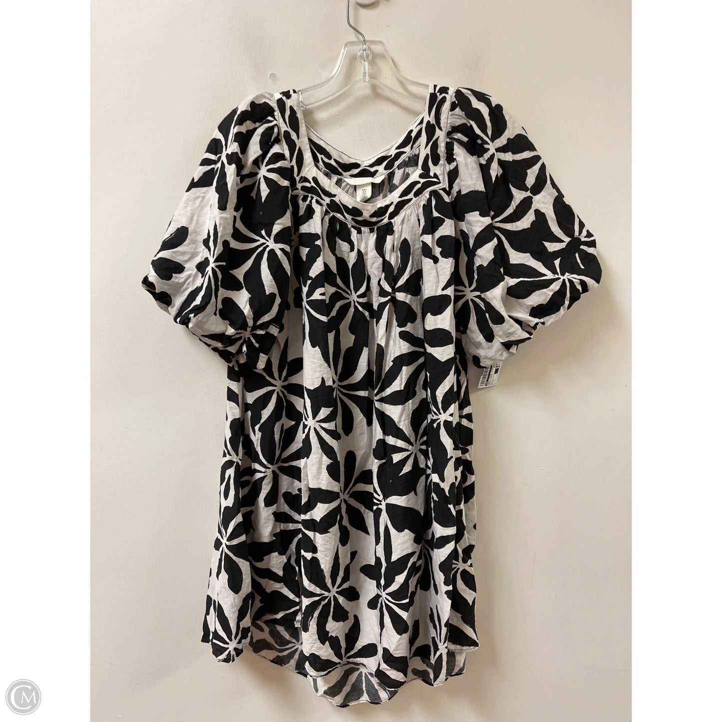 Dress Casual Short By H&m In Black & White, Size: S