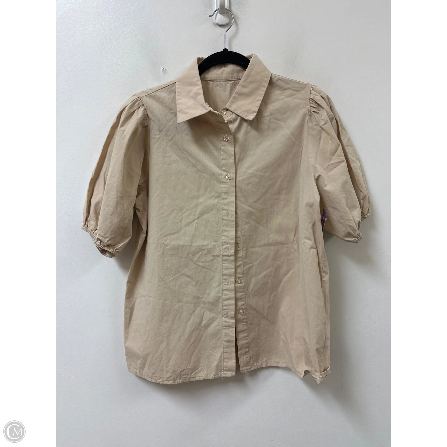 Top Short Sleeve By Clothes Mentor In Cream, Size: M
