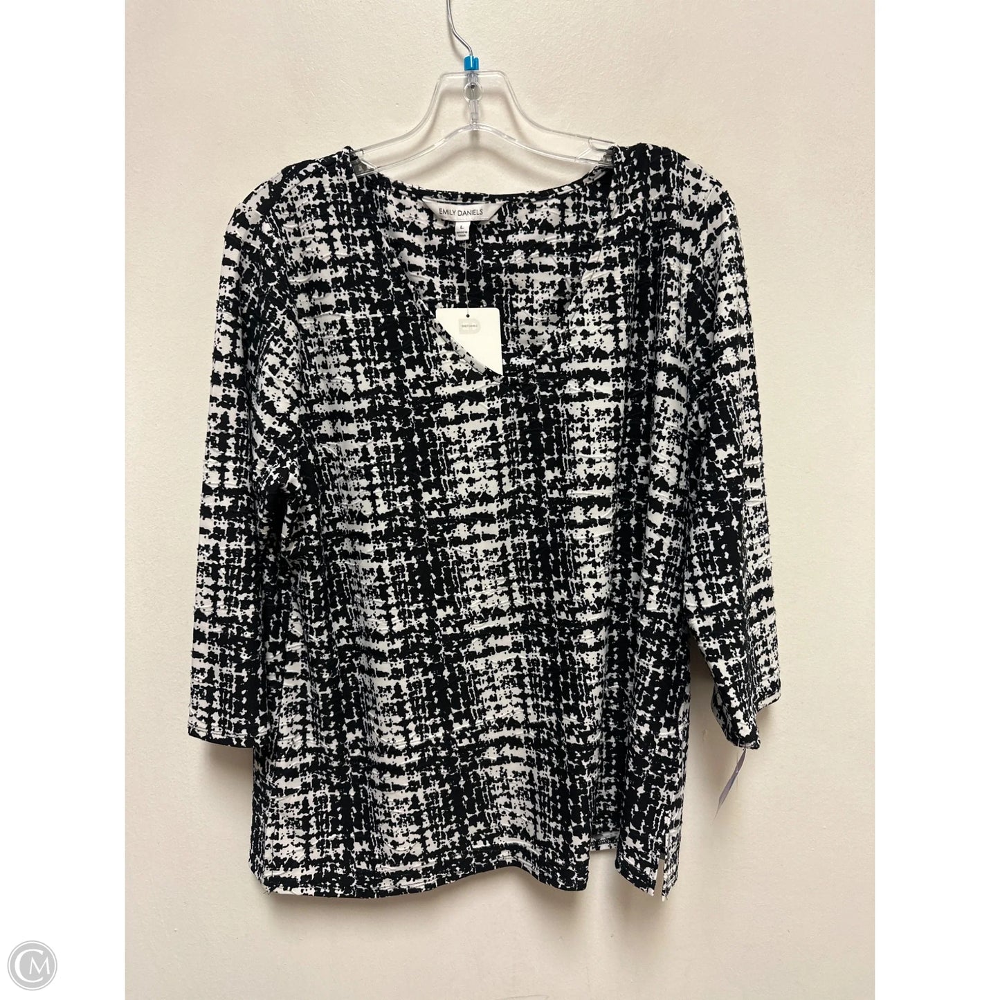 Top Long Sleeve By Emily Daniels In Black & White, Size: L
