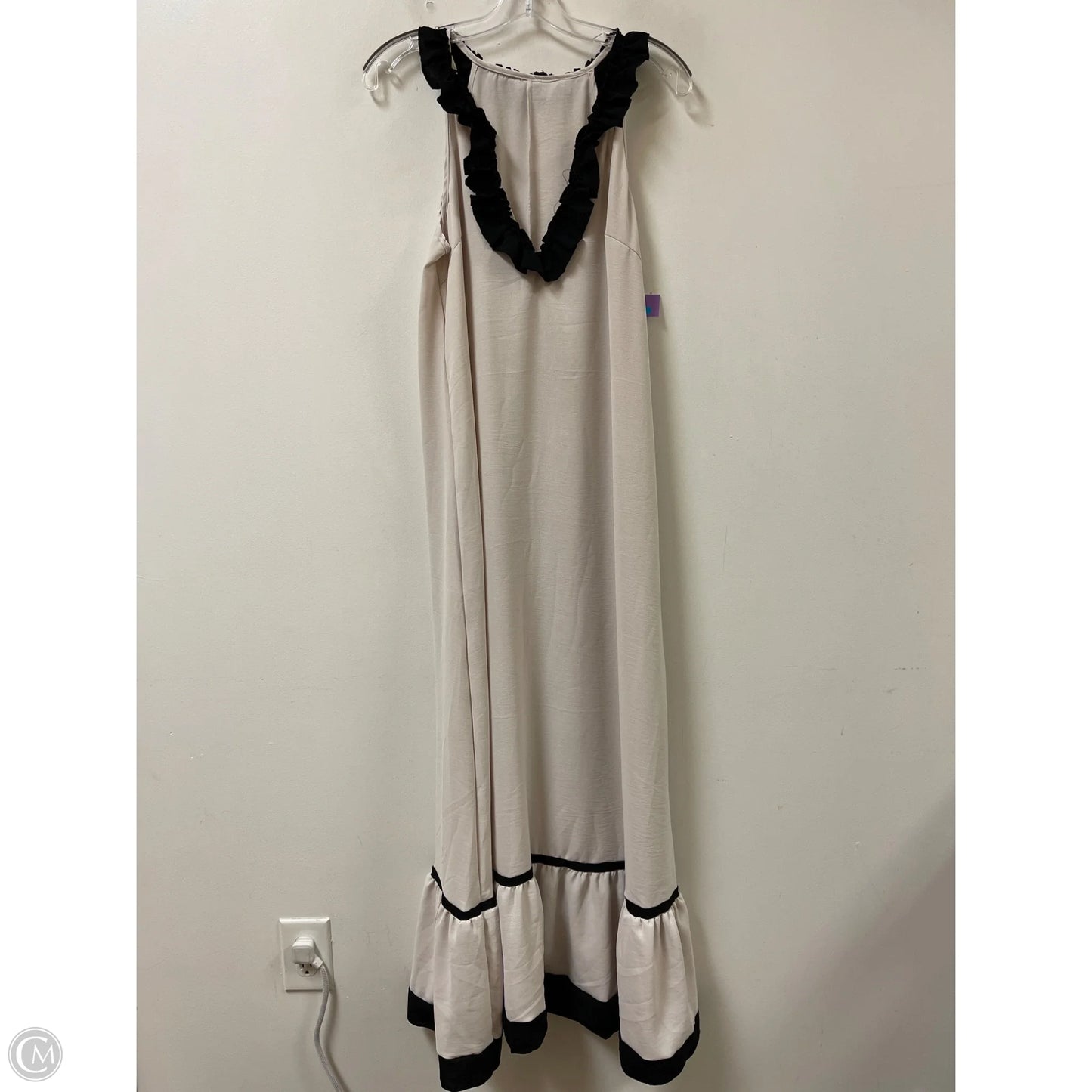 Dress Casual Maxi By Clothes Mentor In Cream, Size: S