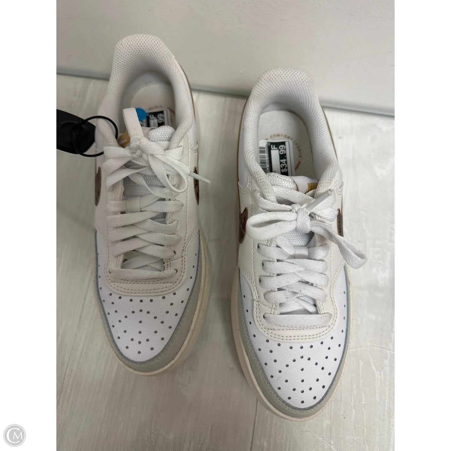 Shoes Sneakers By Nike In White, Size: 8