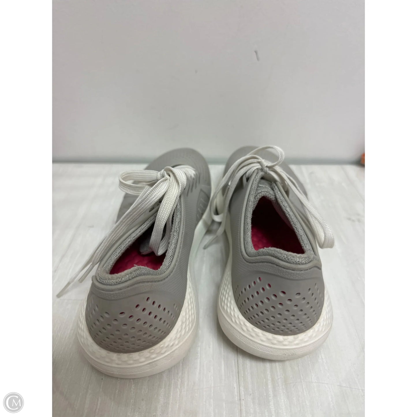 Shoes Sneakers By Crocs In Grey, Size: 10