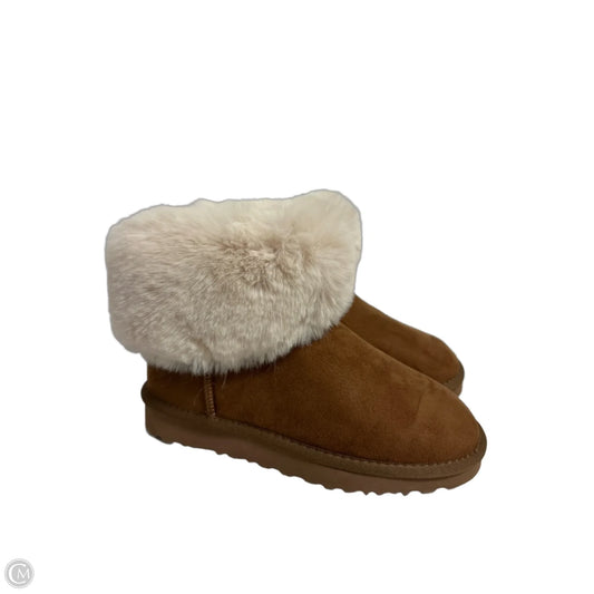 Boots Ankle Flats By Clothes Mentor In Tan, Size: 6