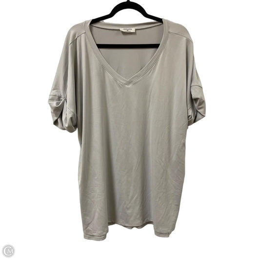 Top Short Sleeve By Zenana Outfitters In Grey, Size: Xl