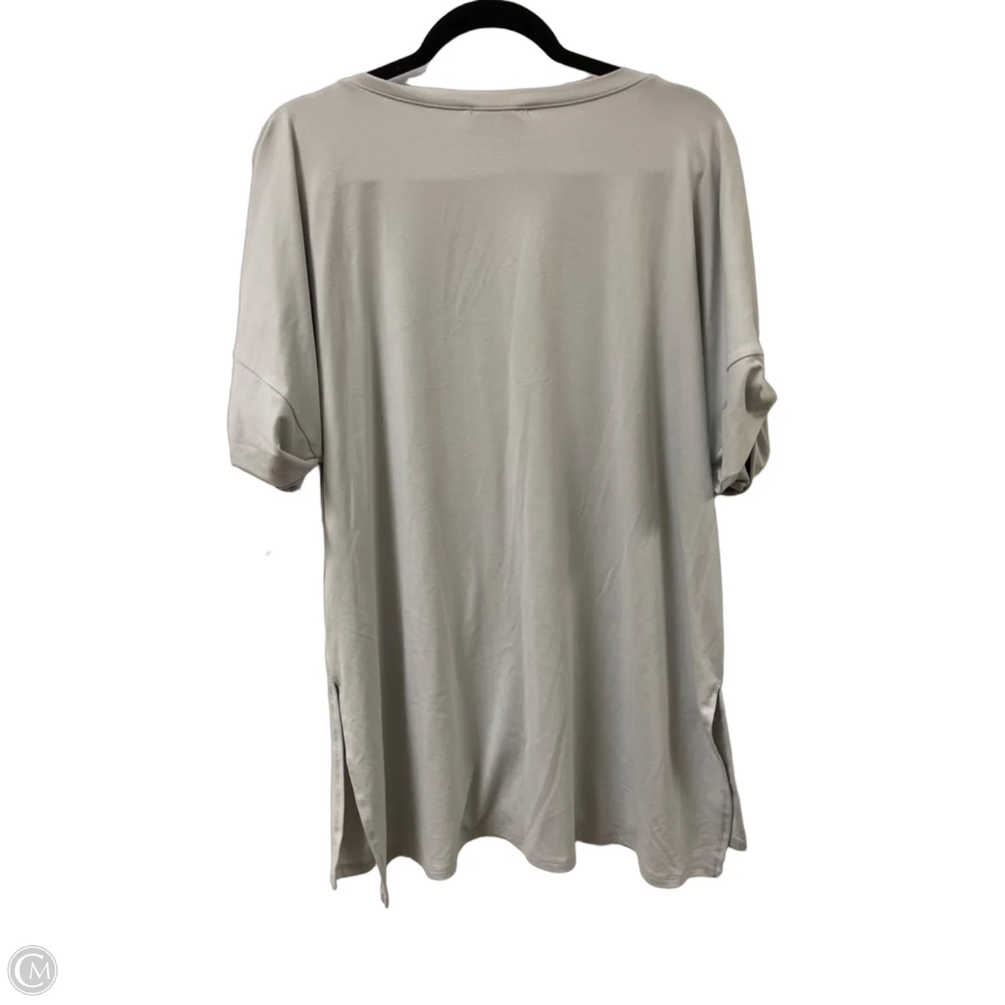 Top Short Sleeve By Zenana Outfitters In Grey, Size: Xl