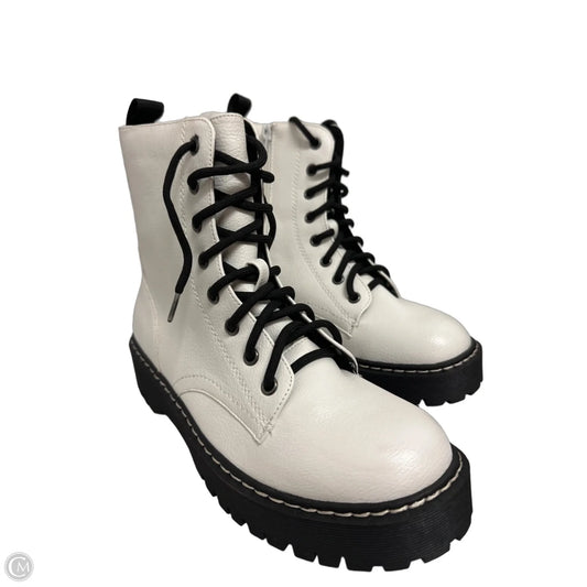 Boots Combat By Mix No 6 In White, Size: 8