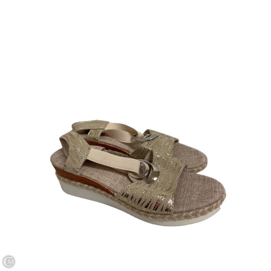 Sandals Heels Wedge By Clothes Mentor In Gold, Size: 10.5