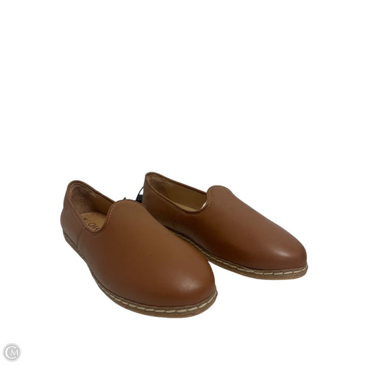 Shoes Flats By Cmb In Tan, Size: 9.5