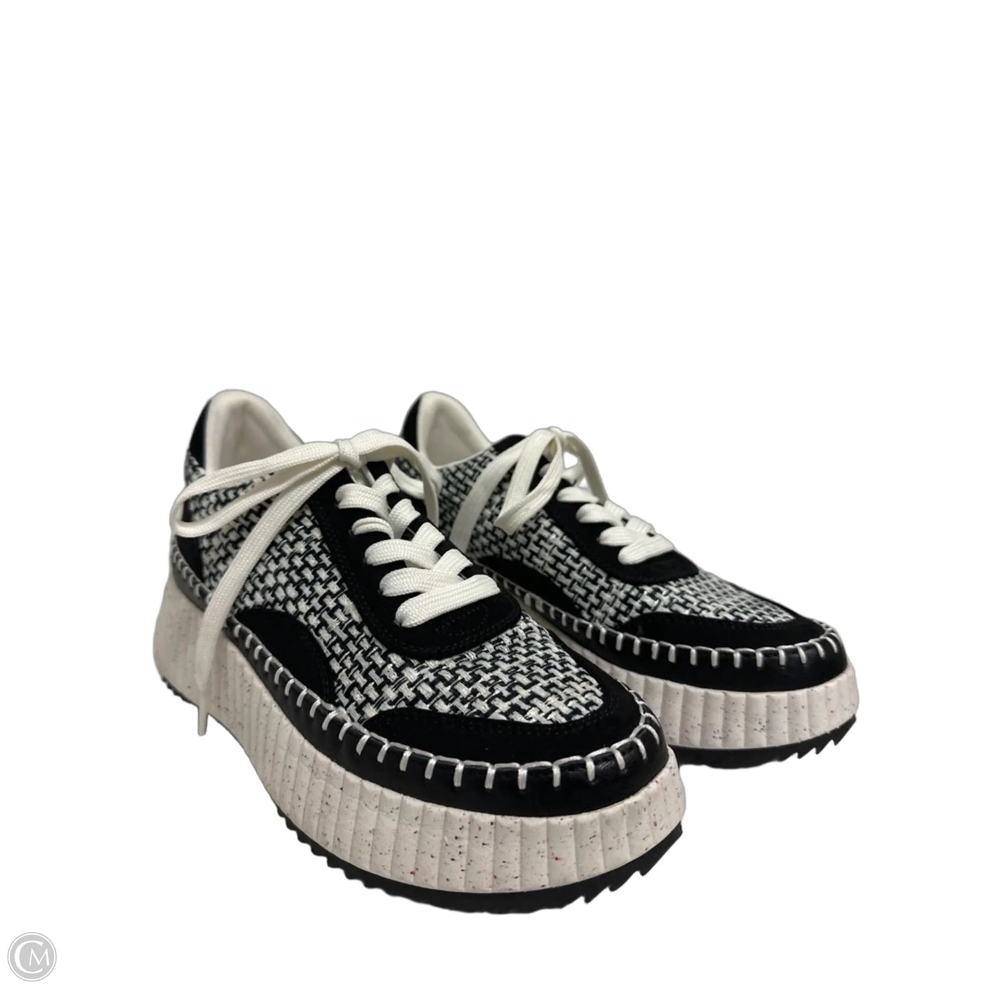 Shoes Sneakers By Universal Thread In Black & White, Size: 7.5
