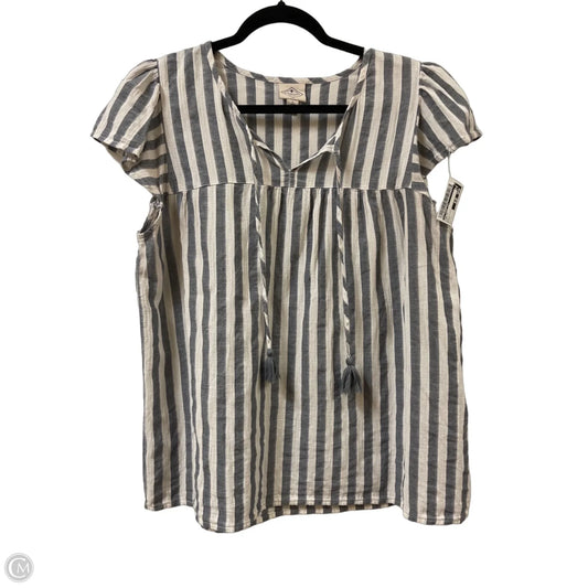 Top Short Sleeve By St Johns Bay In Grey, Size: L