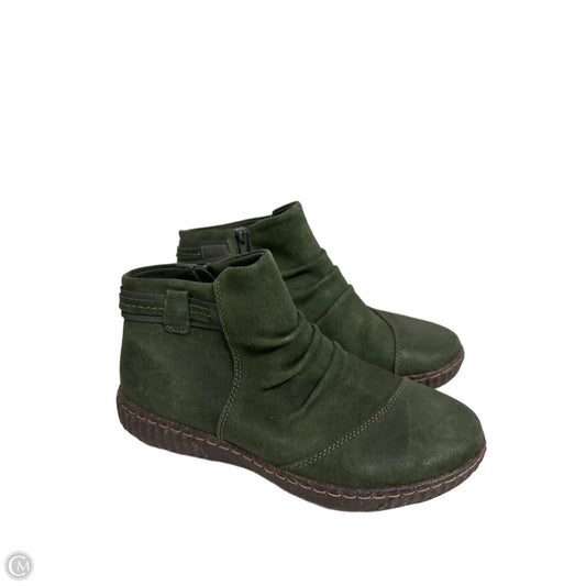 Boots Ankle Flats By Clarks In Green, Size: 9