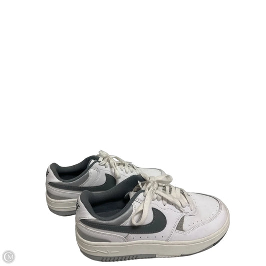 Shoes Sneakers By Nike In White, Size: 9.5