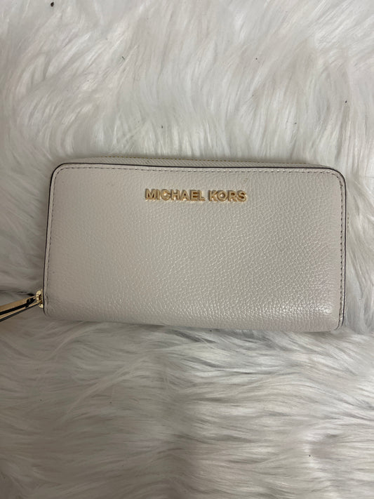 Wallet Designer By Michael Kors  Size: Small