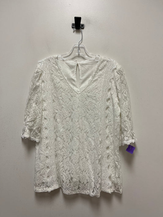 White Top Short Sleeve Clothes Mentor, Size Xl