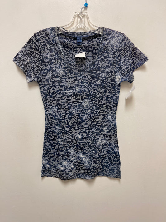 Top Short Sleeve Basic By Clothes Mentor In Blue, Size: S