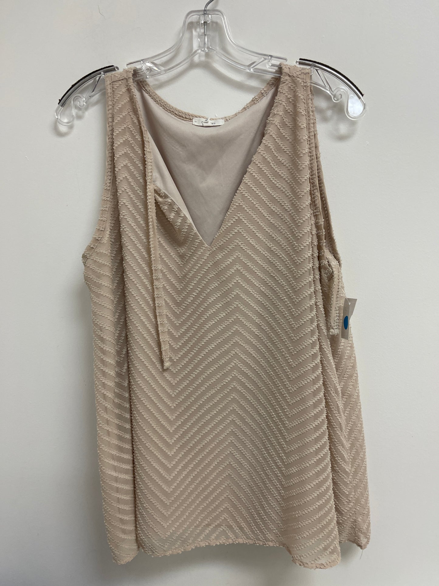 Top Sleeveless By Maurices In Beige, Size: 2x