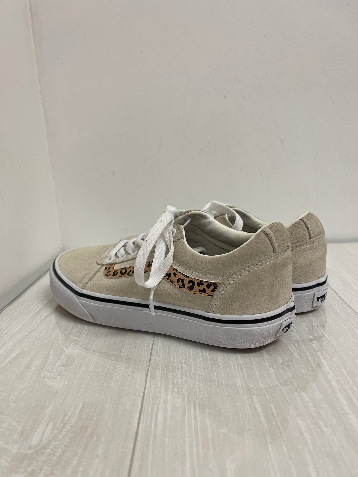 Shoes Sneakers By Vans In Cream, Size: 7.5