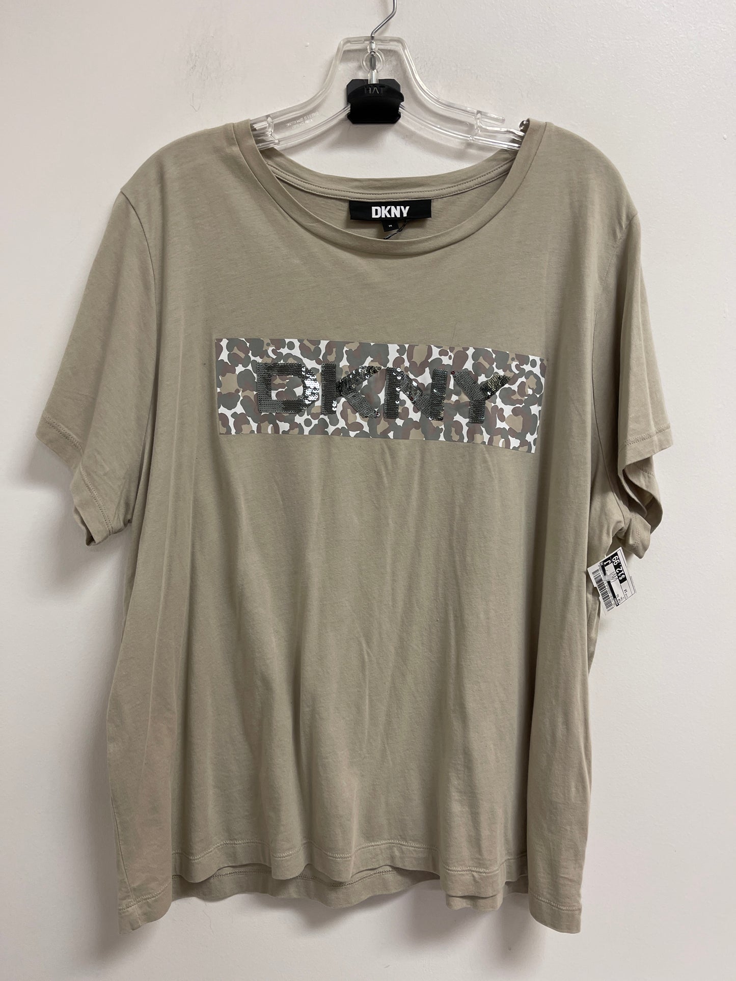 Top Short Sleeve By Dkny In Tan, Size: 1x