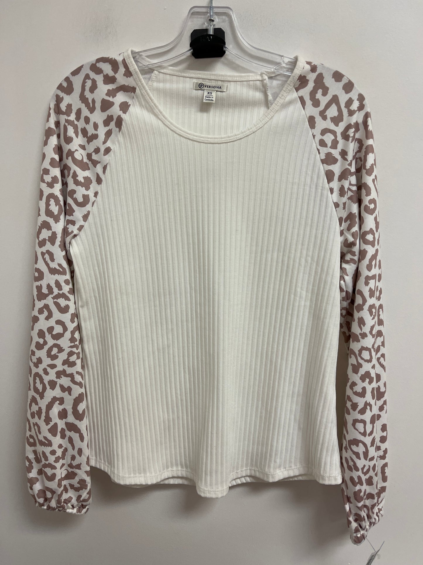 Top Long Sleeve By Versona In Cream, Size: Xs