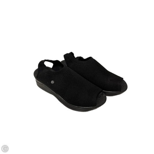 Sandals Flats By Bzees In Black, Size: 8