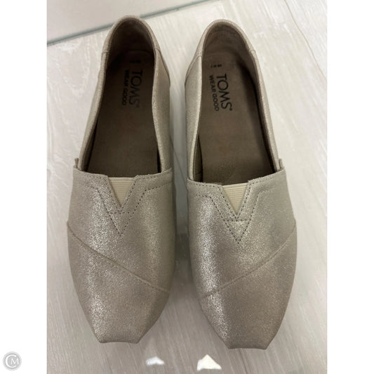 Shoes Flats By Toms In Gold, Size: 7
