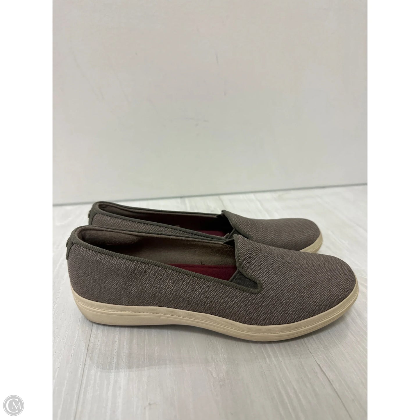 Shoes Flats By Grasshoppers In Brown, Size: 7