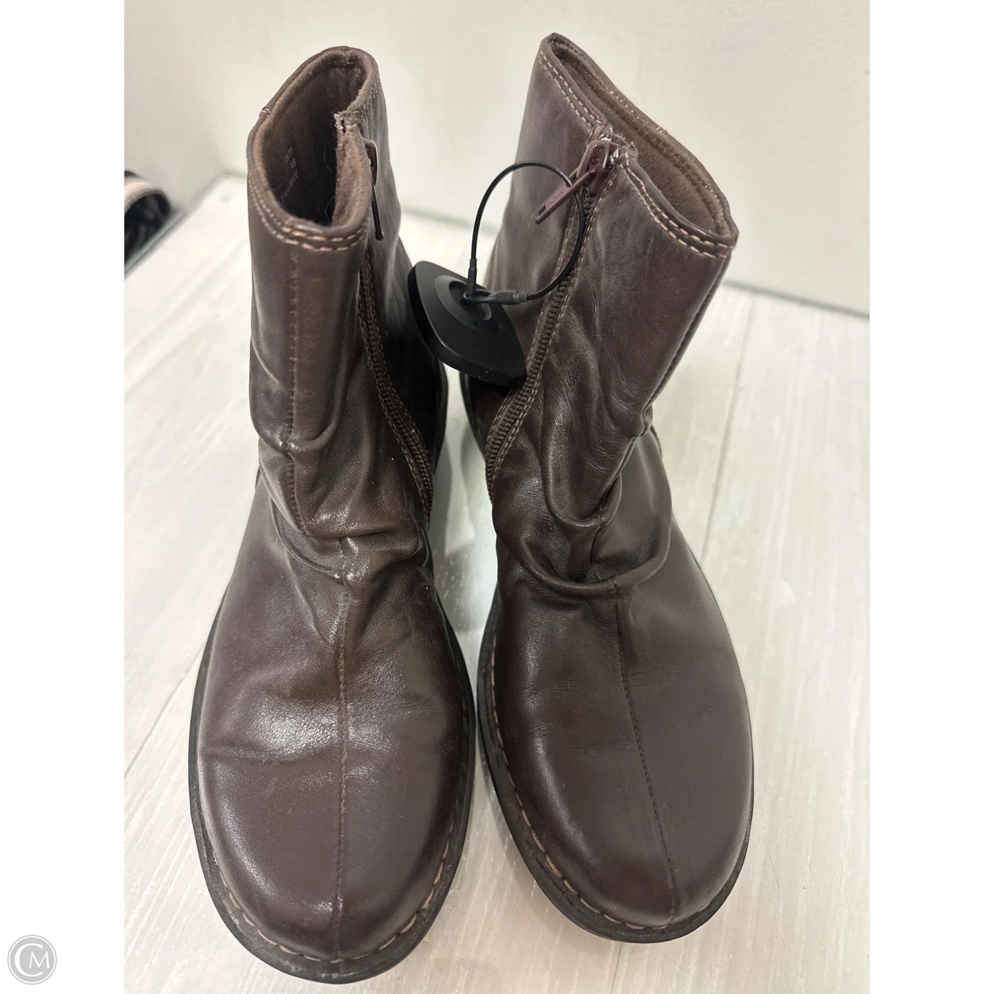 Boots Ankle Flats By Clarks In Brown, Size: 6