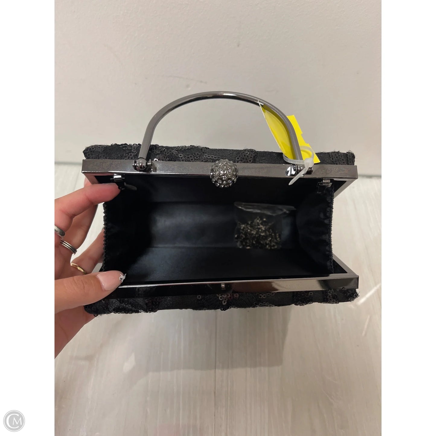 Clutch By Clothes Mentor, Size: Small