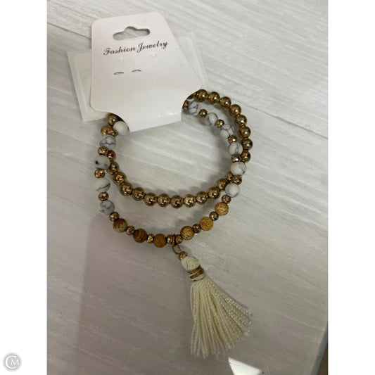 Bracelet Set By Clothes Mentor, Size: 02 Piece Set