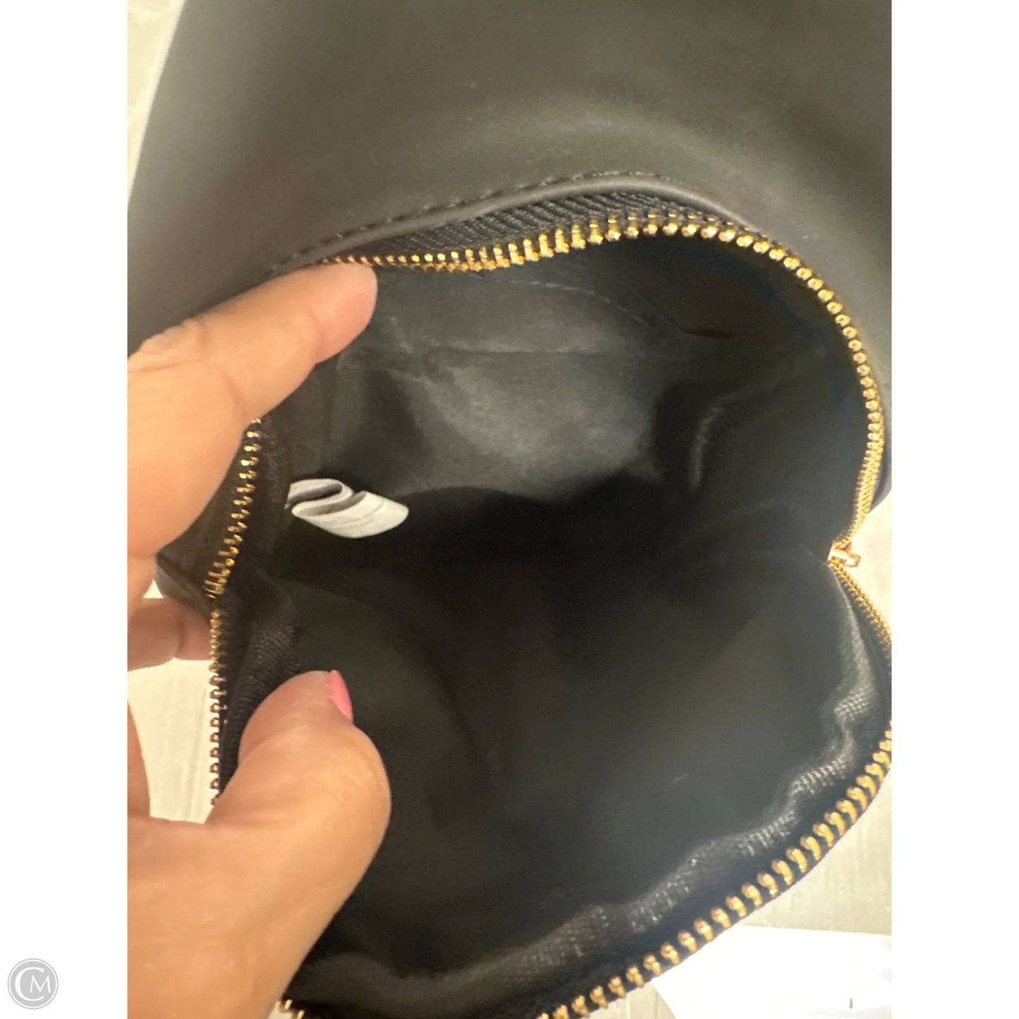 Crossbody By Clothes Mentor, Size: Medium