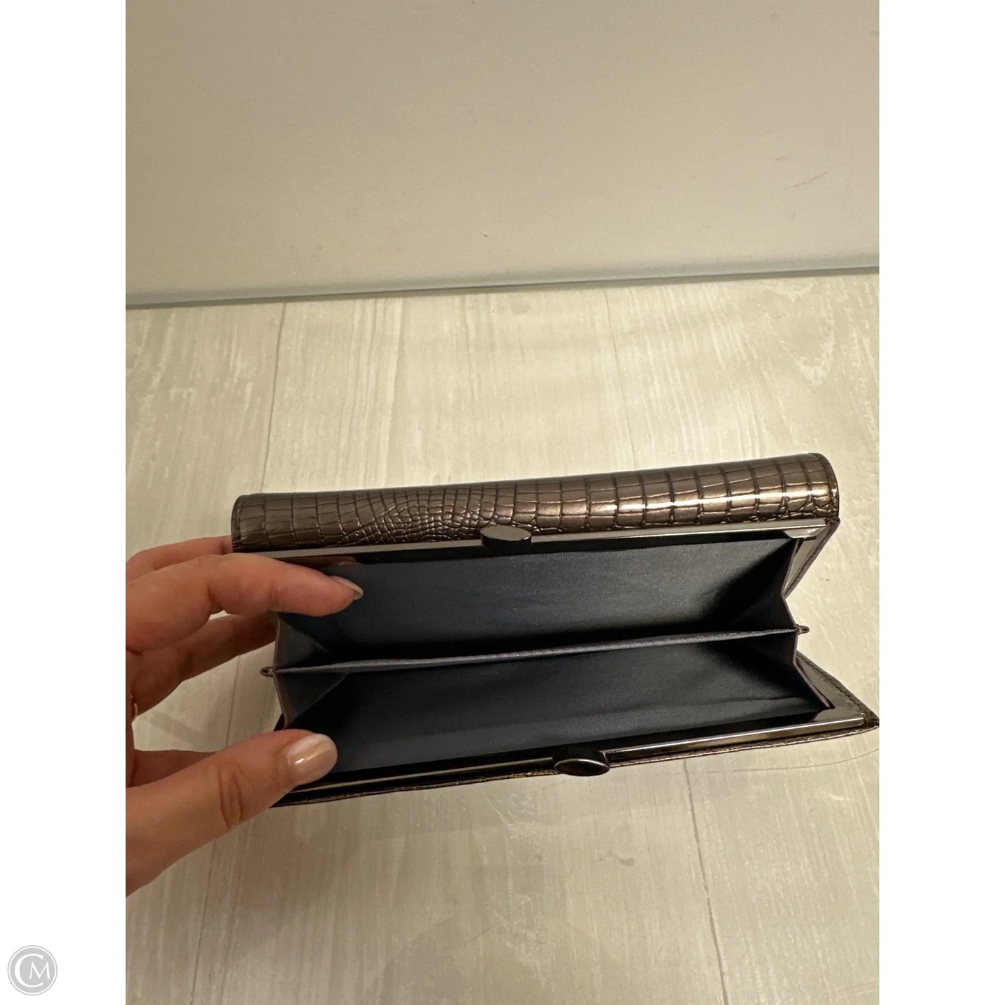 Wallet By Clothes Mentor, Size: Large