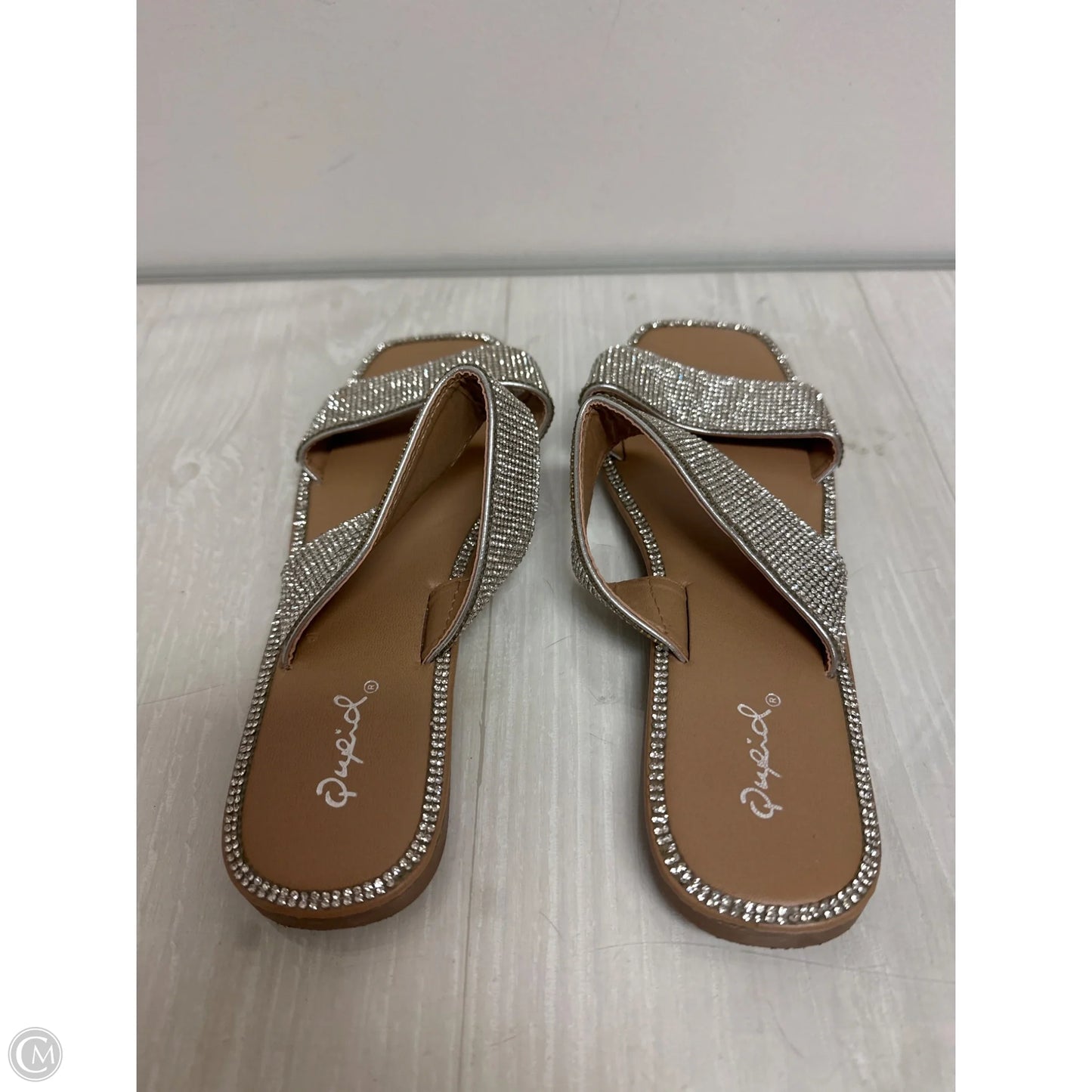 Sandals Flats By Qupid In Silver, Size: 6