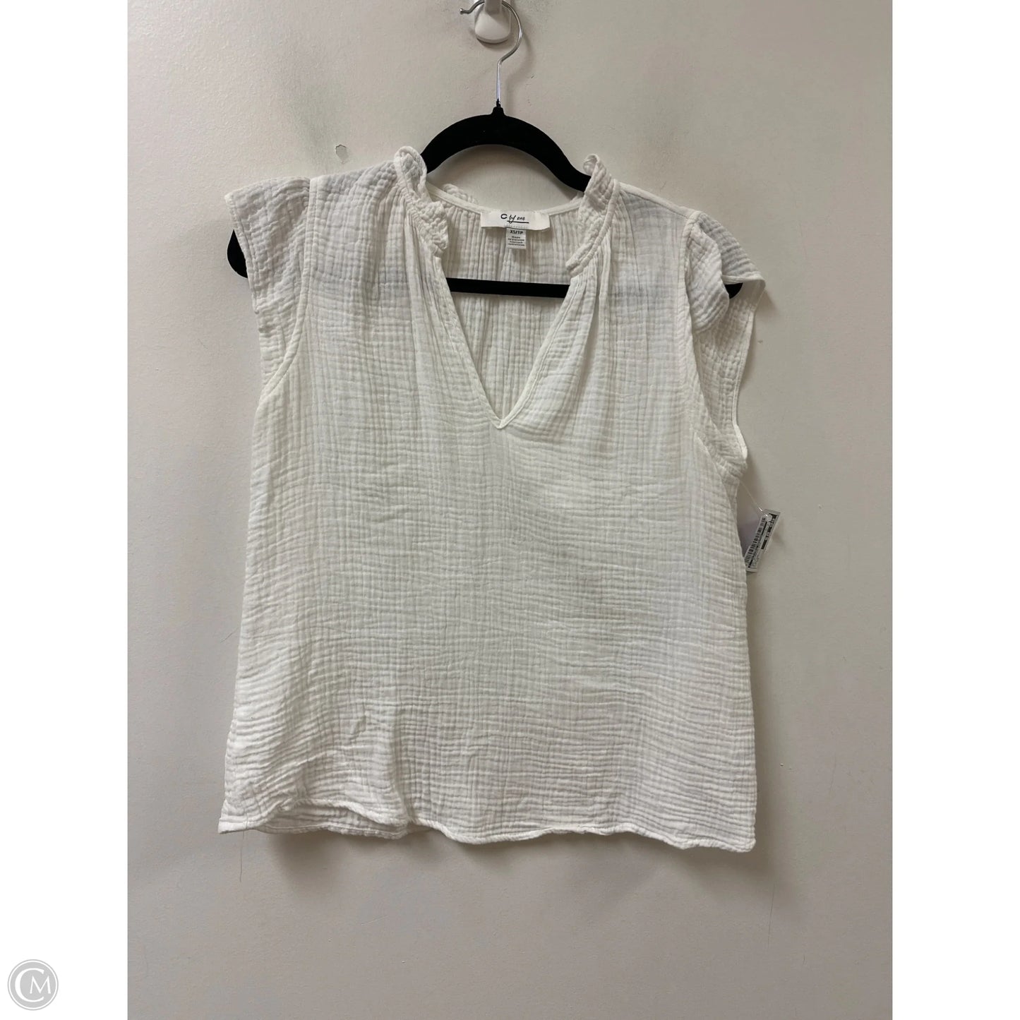 Top Sleeveless By Clothes Mentor In White, Size: Xs