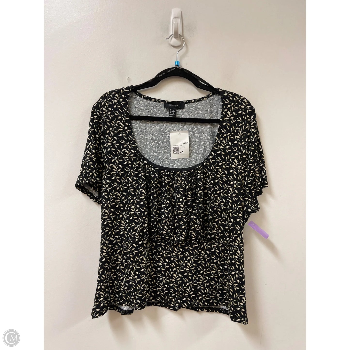 Top Short Sleeve By Forever 21 In Black, Size: 3x