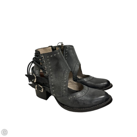 Boots Ankle Flats By Freebird In Black, Size: 10