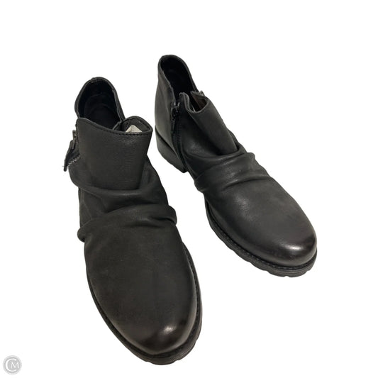 Boots Ankle Flats By Clarks In Black, Size: 9.5