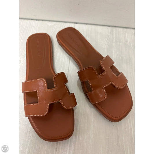 Sandals Flats By Clothes Mentor In Brown, Size: 8