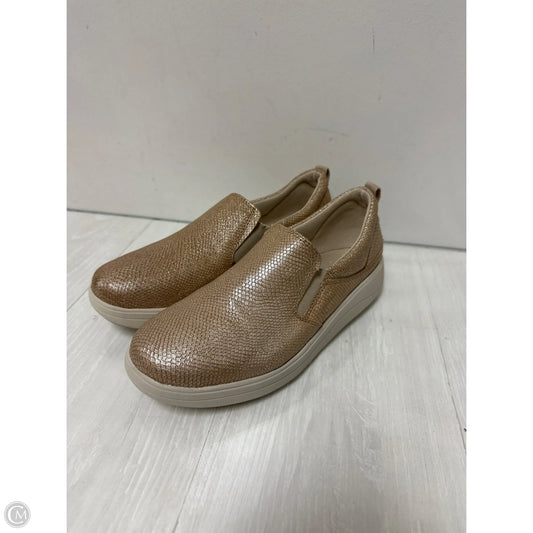 Shoes Flats By Clothes Mentor In Gold, Size: 8