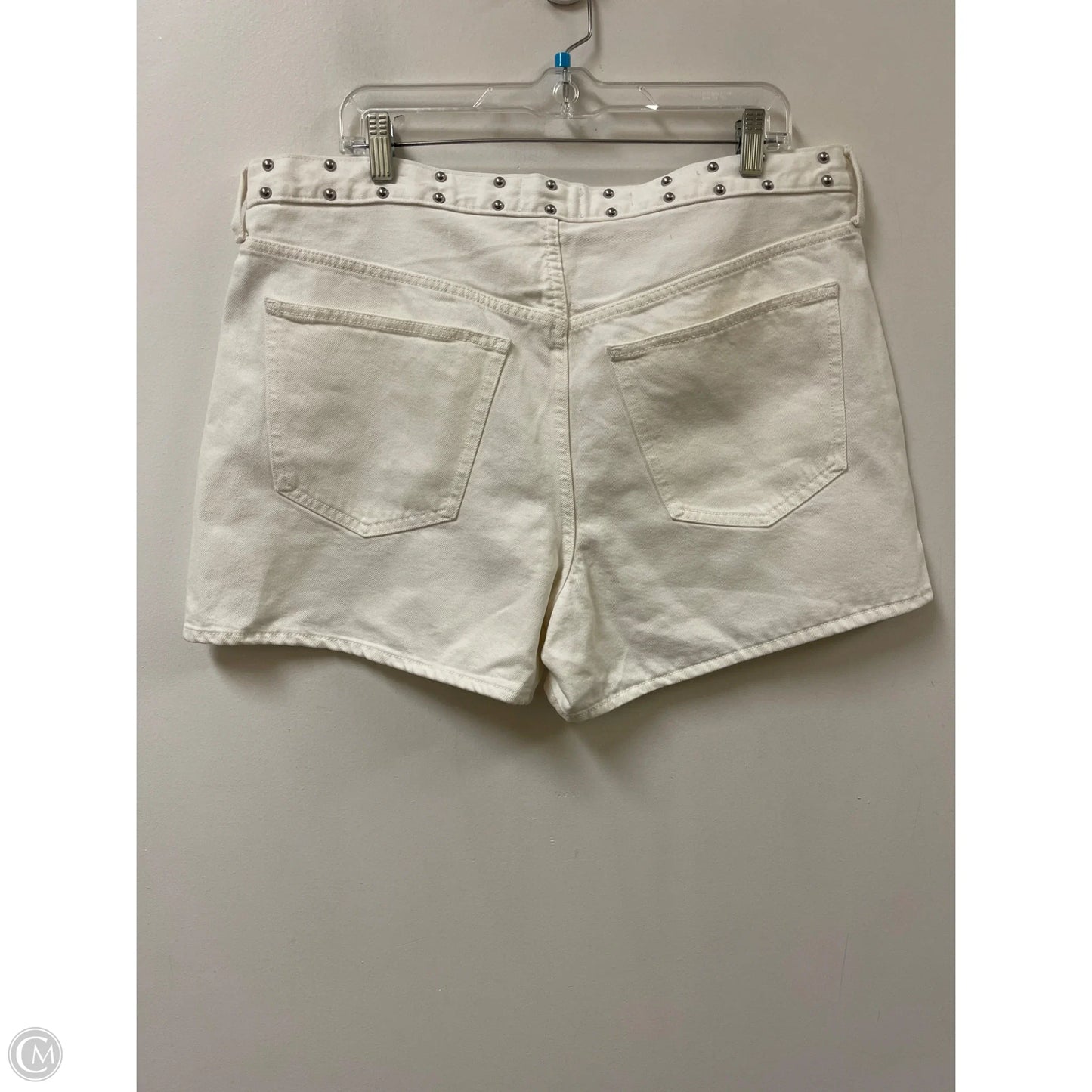 Shorts By Universal Thread In White, Size: 14