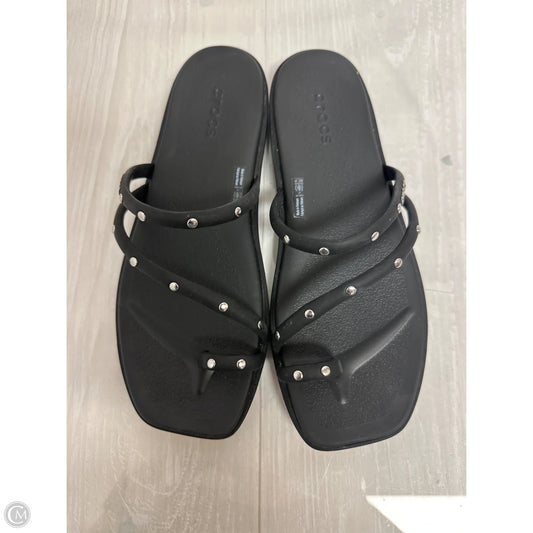 Sandals Flats By Crocs In Black, Size: 7